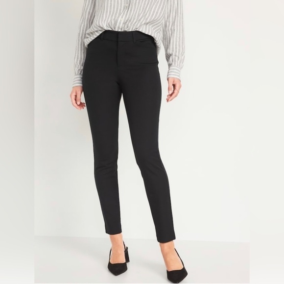 NWT! Black High-Waisted Pixie Skinny Pants - Multiple Sizes💙 - Picture 1 of 8